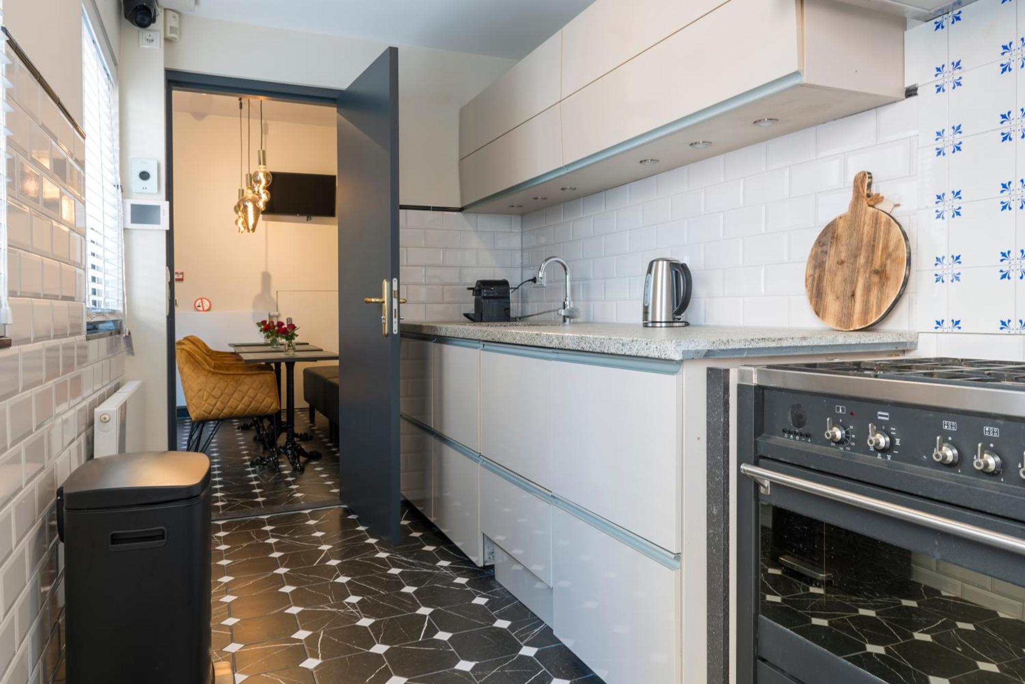 Petite Room With Wifi, Ac, And Shared Kitchen 提耳堡 外观 照片