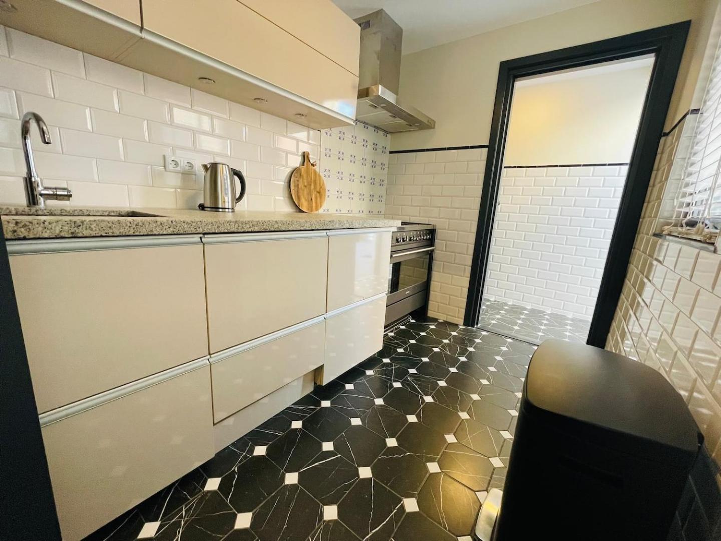 Petite Room With Wifi, Ac, And Shared Kitchen 提耳堡 外观 照片
