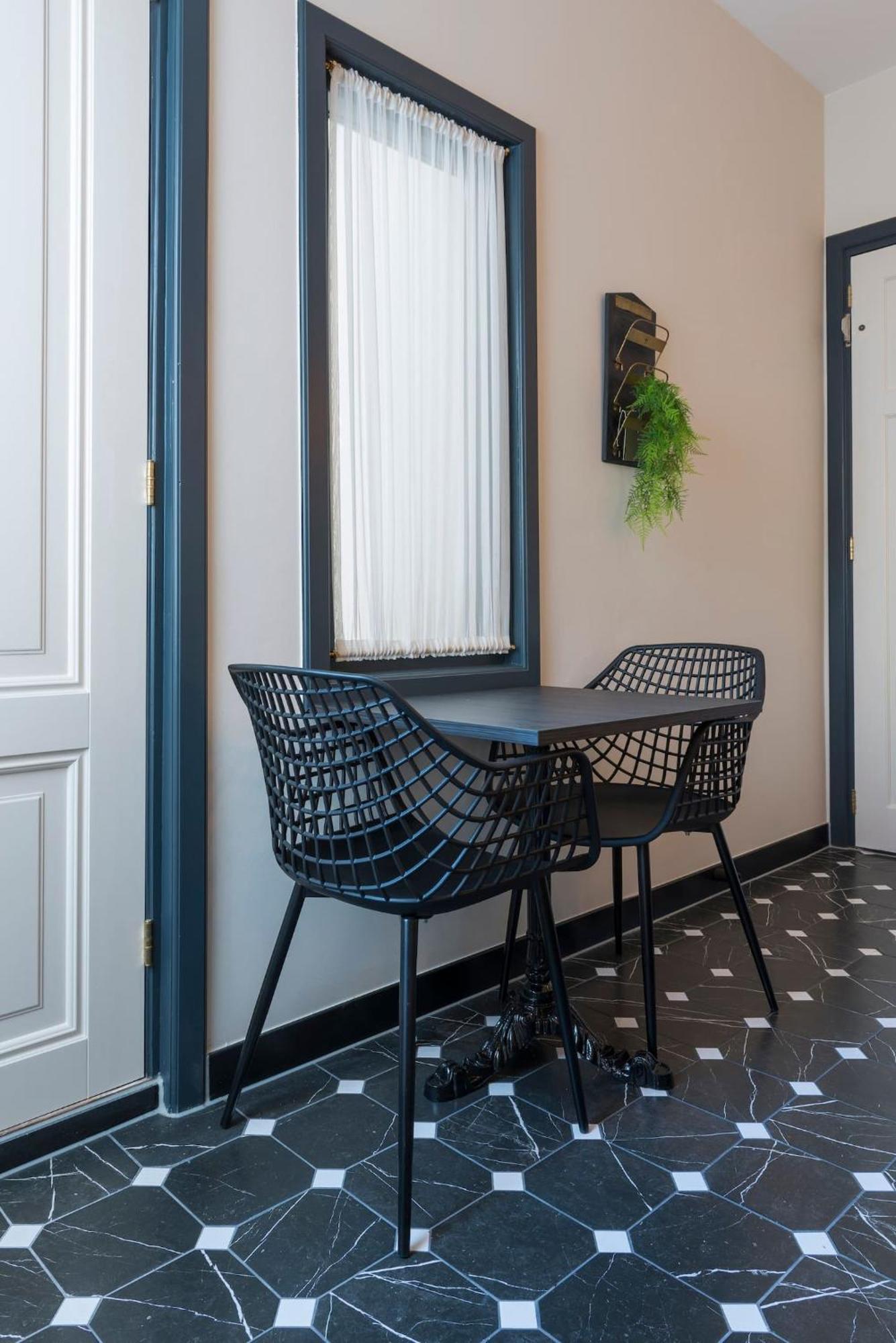 Petite Room With Wifi, Ac, And Shared Kitchen 提耳堡 外观 照片