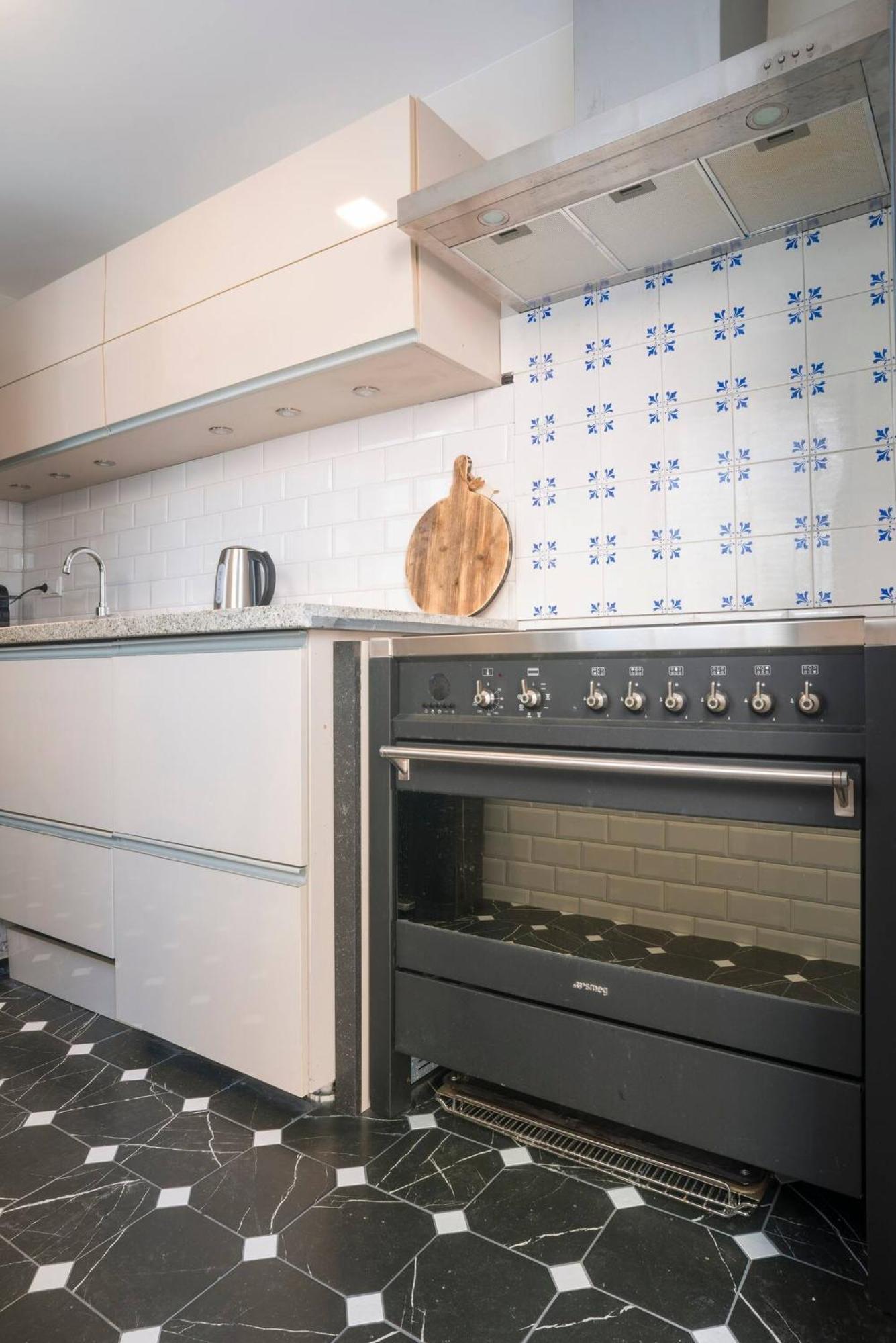 Petite Room With Wifi, Ac, And Shared Kitchen 提耳堡 外观 照片