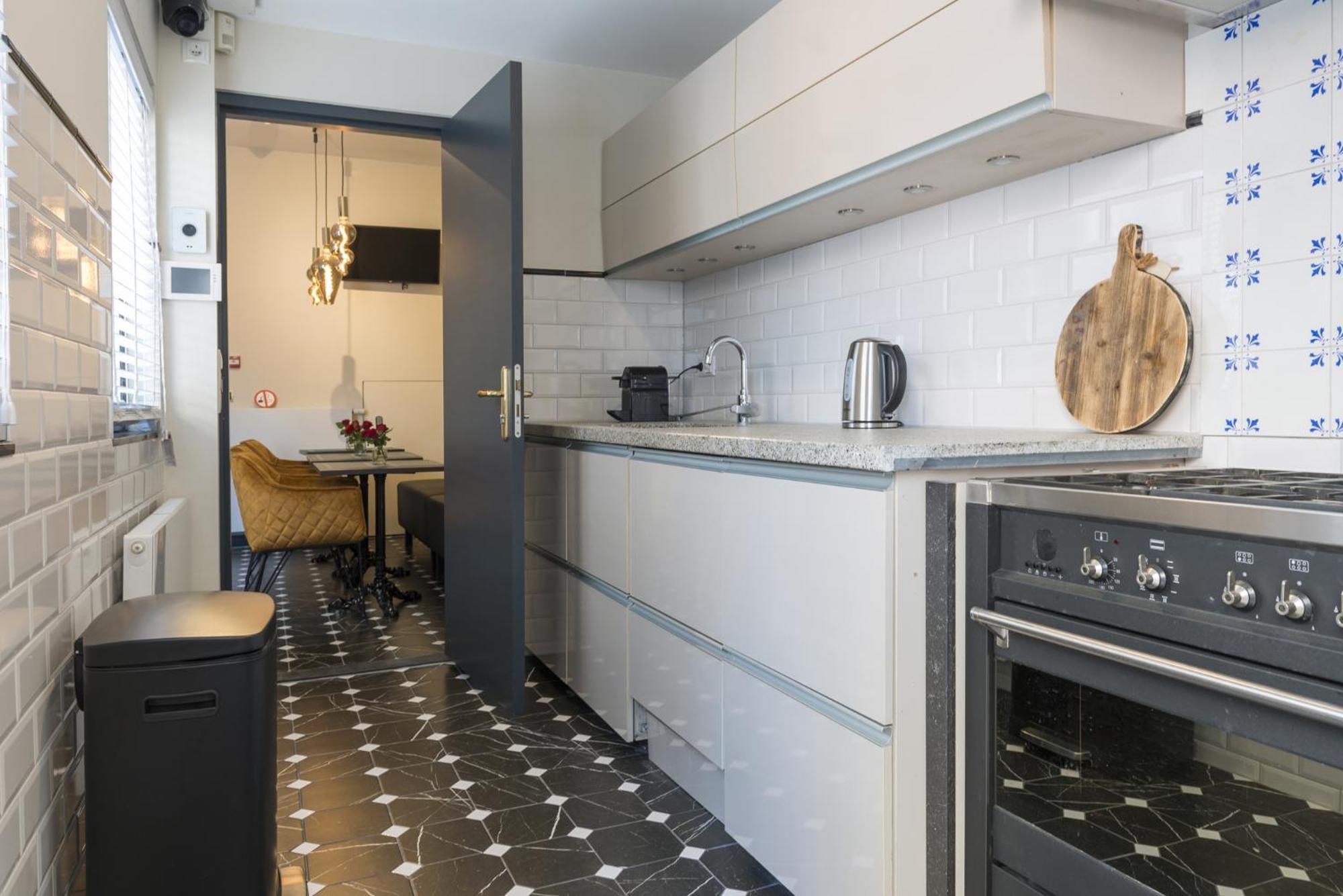 Petite Room With Wifi, Ac, And Shared Kitchen 提耳堡 外观 照片