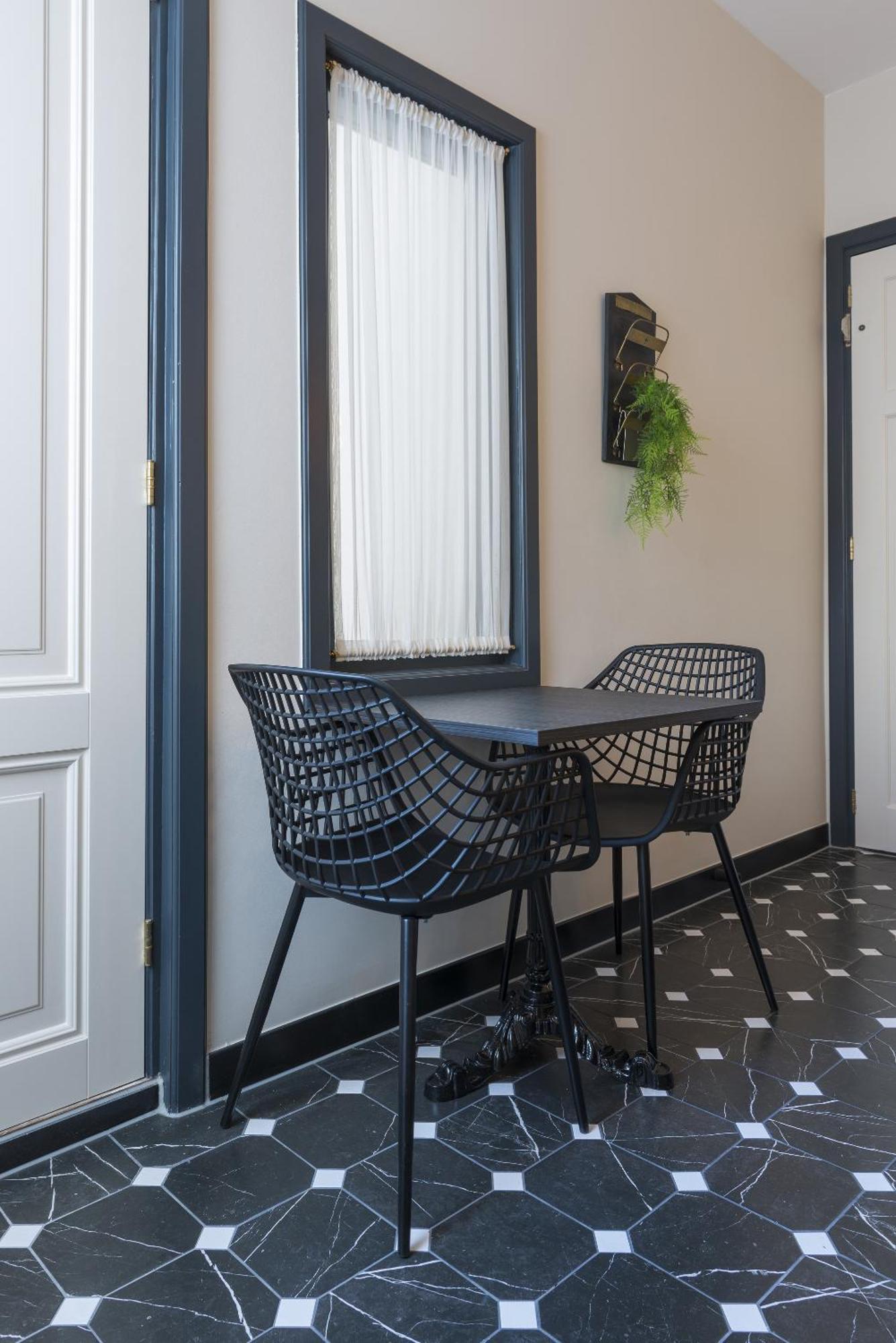 Petite Room With Wifi, Ac, And Shared Kitchen 提耳堡 外观 照片