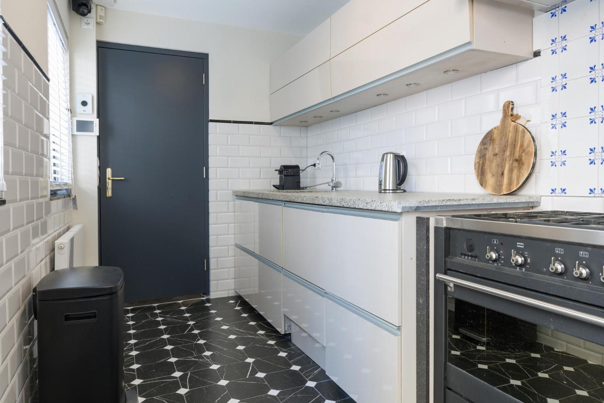 Petite Room With Wifi, Ac, And Shared Kitchen 提耳堡 外观 照片