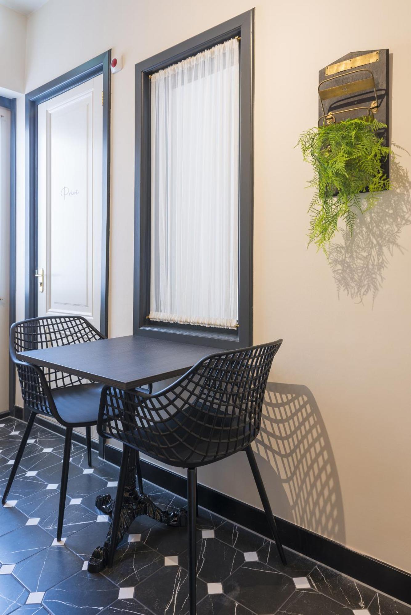Petite Room With Wifi, Ac, And Shared Kitchen 提耳堡 外观 照片